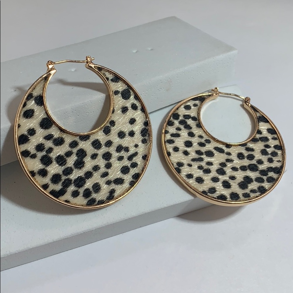 STELLA + RUBY HOOP EARRINGS!!